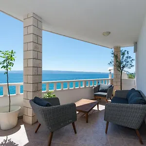  Apartment Beachfront