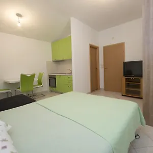 Studio Tesija Apartament