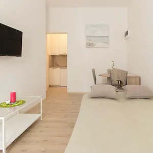 Kike 80 Apartament