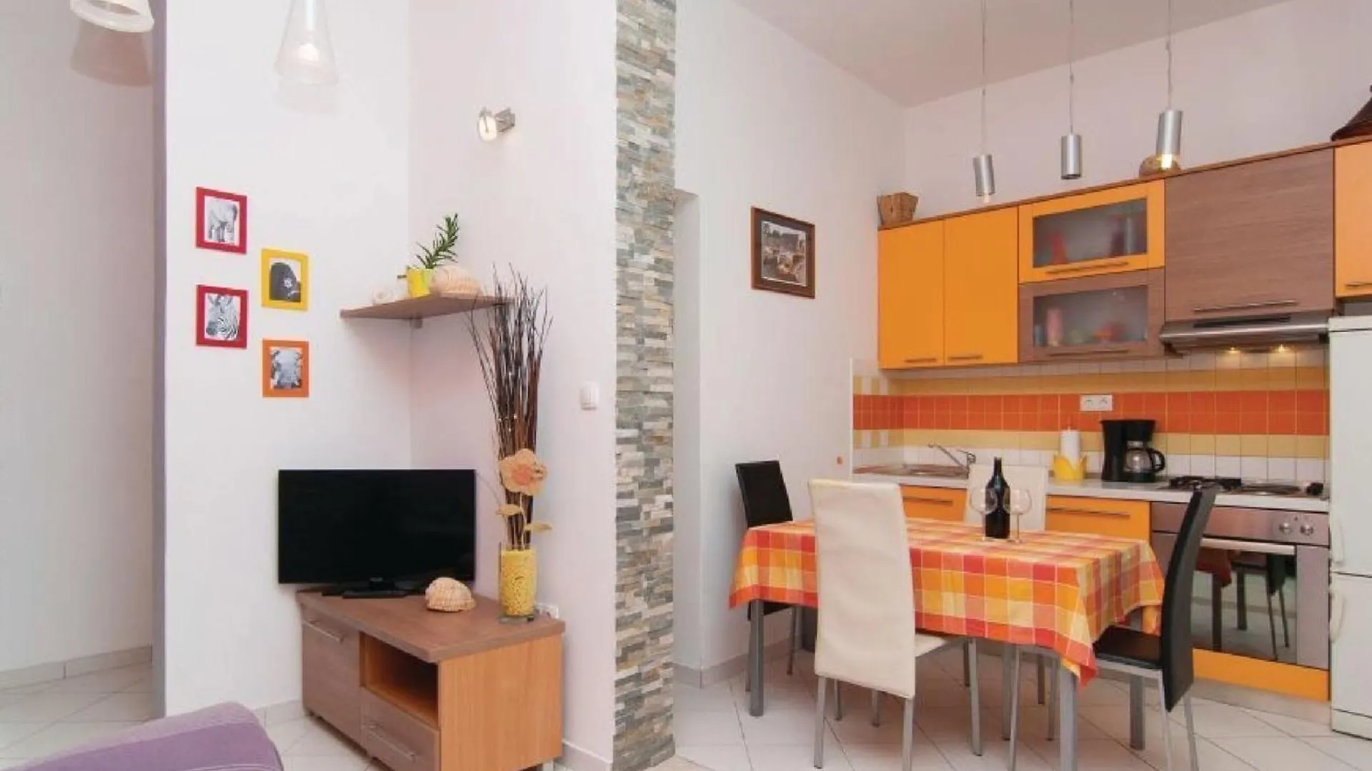 Apartments Roko St Split 0*,  Croatia